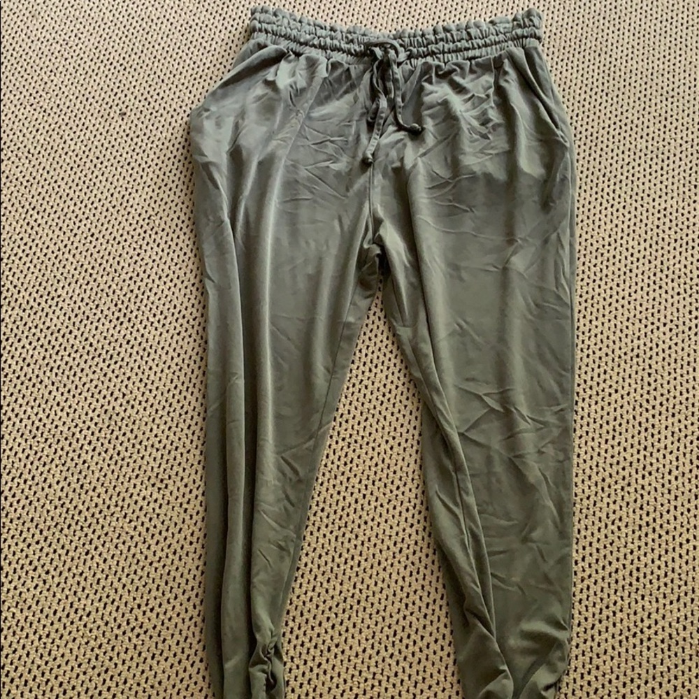 american eagle army green joggers